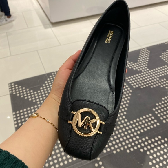 MK shoes - Picture 1 of 5